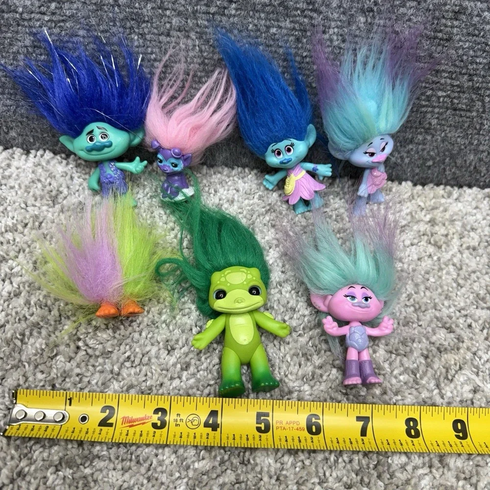 Dreamworks Trolls lot toy figures miniatures frog boy girl and other (READ)